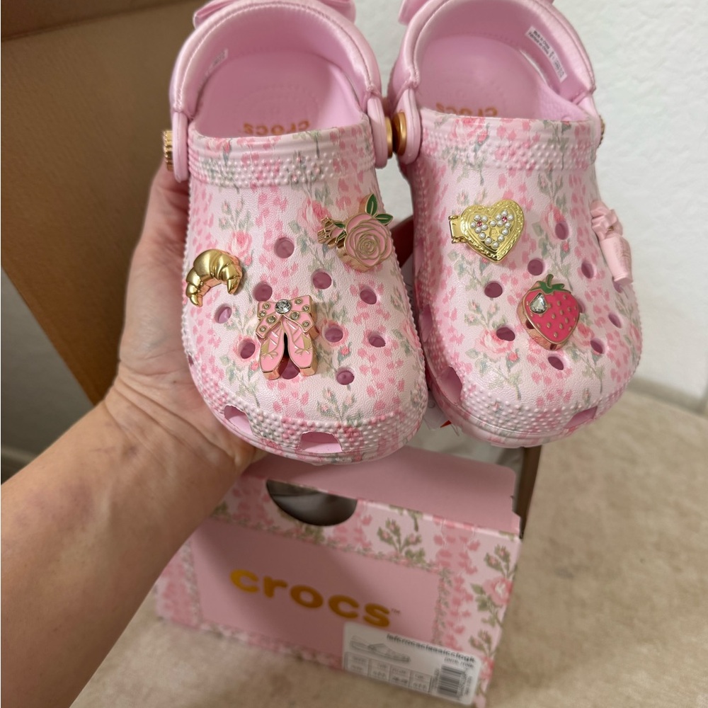 CROCS Kids Light Pink Patterned Clogs Sz c11